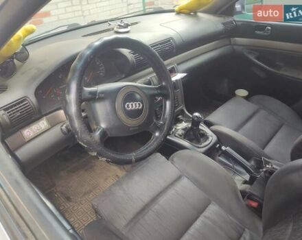 Серый Ауди А4, объемом двигателя 1.6 л и пробегом 220 тыс. км за 2100 $, фото 3 на Automoto.ua