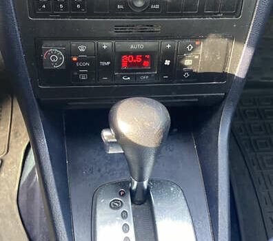 Сірий Ауді А4, об'ємом двигуна 1.78 л та пробігом 212 тис. км за 2750 $, фото 12 на Automoto.ua