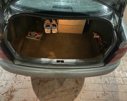 Сірий Ауді А4, об'ємом двигуна 1.6 л та пробігом 200 тис. км за 1250 $, фото 6 на Automoto.ua