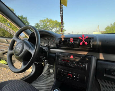 Сірий Ауді А4, об'ємом двигуна 1.6 л та пробігом 226 тис. км за 4200 $, фото 15 на Automoto.ua