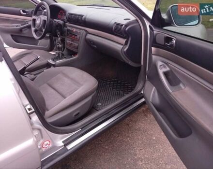 Сірий Ауді А4, об'ємом двигуна 1.6 л та пробігом 225 тис. км за 3000 $, фото 2 на Automoto.ua