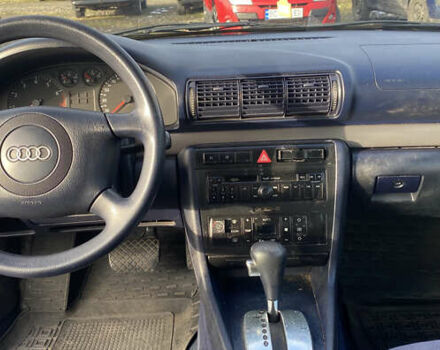 Сірий Ауді А4, об'ємом двигуна 1.78 л та пробігом 212 тис. км за 2750 $, фото 9 на Automoto.ua