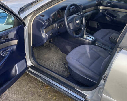 Сірий Ауді А4, об'ємом двигуна 1.78 л та пробігом 212 тис. км за 2750 $, фото 7 на Automoto.ua