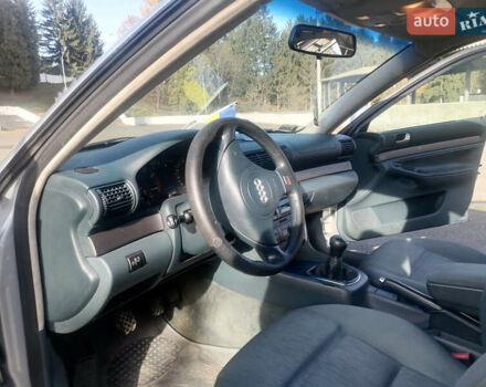 Ауді А4 1999 у Бурштыне на Automoto.ua Сірий Ауді А4, об'ємом двигуна 1.8 л та пробігом 310 тис. км за 2900 $, фото 12 на Automoto.ua