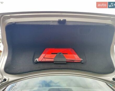 Сірий Ауді А4, об'ємом двигуна 1.6 л та пробігом 200 тис. км за 4800 $, фото 2 на Automoto.ua