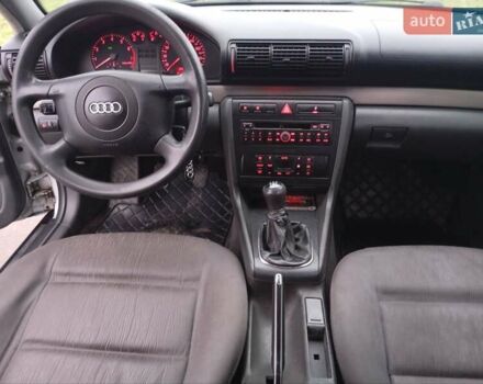 Сірий Ауді А4, об'ємом двигуна 1.6 л та пробігом 225 тис. км за 3000 $, фото 3 на Automoto.ua