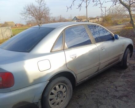 Серый Ауди А4, объемом двигателя 2 л и пробегом 380 тыс. км за 1600 $, фото 1 на Automoto.ua