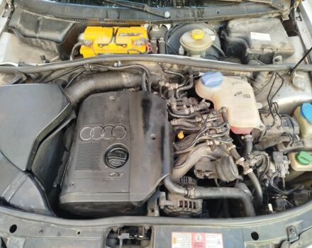 Серый Ауди А4, объемом двигателя 1.8 л и пробегом 486 тыс. км за 3400 $, фото 6 на Automoto.ua