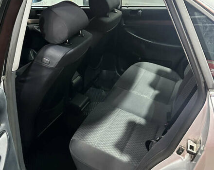 Сірий Ауді А4, об'ємом двигуна 1.6 л та пробігом 210 тис. км за 3650 $, фото 5 на Automoto.ua