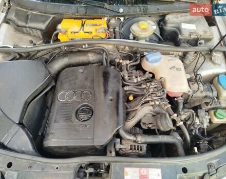 Серый Ауди А4, объемом двигателя 1.8 л и пробегом 486 тыс. км за 3400 $, фото 5 на Automoto.ua