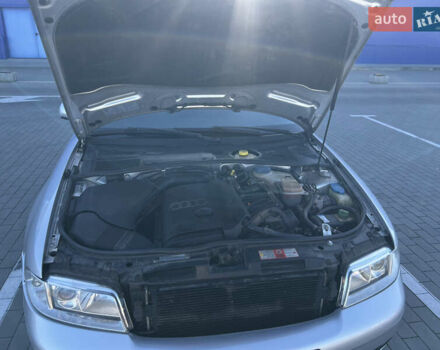 Серый Ауди А4, объемом двигателя 1.8 л и пробегом 283 тыс. км за 3950 $, фото 11 на Automoto.ua