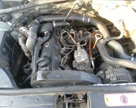 Серый Ауди А4, объемом двигателя 2 л и пробегом 380 тыс. км за 1613 $, фото 3 на Automoto.ua