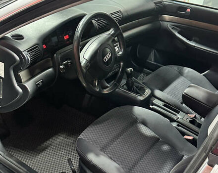 Сірий Ауді А4, об'ємом двигуна 1.6 л та пробігом 210 тис. км за 3650 $, фото 6 на Automoto.ua