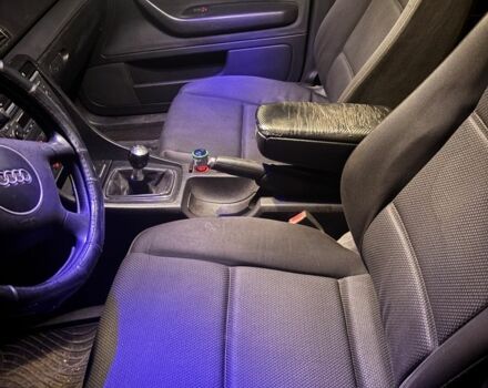 Сірий Ауді А4, об'ємом двигуна 1.9 л та пробігом 400 тис. км за 2693 $, фото 4 на Automoto.ua