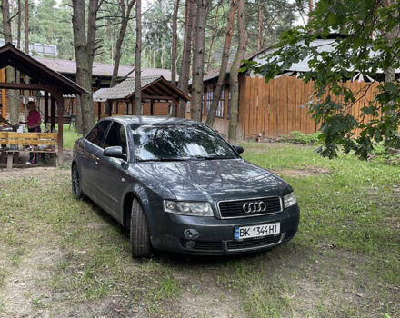 Серый Ауди А4, объемом двигателя 2 л и пробегом 346 тыс. км за 4500 $, фото 4 на Automoto.ua