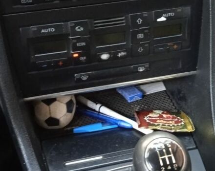 Сірий Ауді А4, об'ємом двигуна 2 л та пробігом 337 тис. км за 5500 $, фото 3 на Automoto.ua