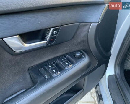 Ауді А4 2001 у Вінниці на Automoto.ua Сірий Ауді А4, об'ємом двигуна 1.98 л та пробігом 354 тис. км за 4000 $, фото 12 на Automoto.ua