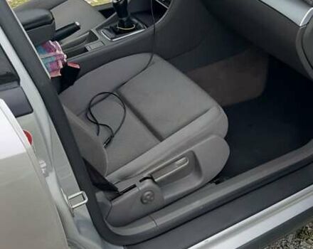 Сірий Ауді А4, об'ємом двигуна 2 л та пробігом 257 тис. км за 6000 $, фото 16 на Automoto.ua