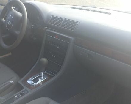 Сірий Ауді А4, об'ємом двигуна 1.8 л та пробігом 250 тис. км за 3100 $, фото 5 на Automoto.ua