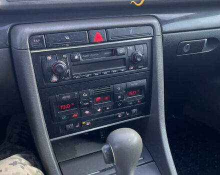 Сірий Ауді А4, об'ємом двигуна 2 л та пробігом 260 тис. км за 4200 $, фото 2 на Automoto.ua