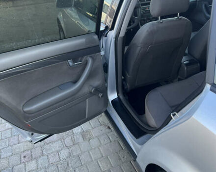 Сірий Ауді А4, об'ємом двигуна 2 л та пробігом 260 тис. км за 4200 $, фото 8 на Automoto.ua