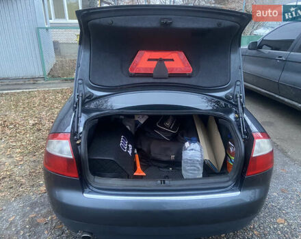 Сірий Ауді А4, об'ємом двигуна 2 л та пробігом 382 тис. км за 4500 $, фото 18 на Automoto.ua