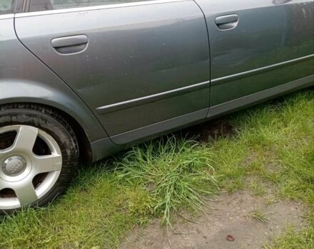 Серый Ауди А4, объемом двигателя 2 л и пробегом 250 тыс. км за 4500 $, фото 2 на Automoto.ua