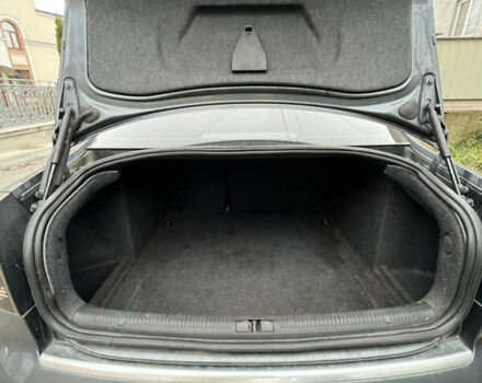 Серый Ауди А4, объемом двигателя 1.6 л и пробегом 270 тыс. км за 4000 $, фото 5 на Automoto.ua