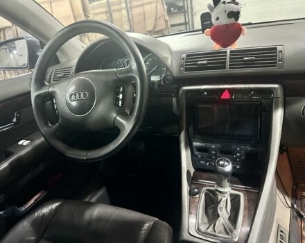 Серый Ауди А4, объемом двигателя 2 л и пробегом 359 тыс. км за 3000 $, фото 5 на Automoto.ua