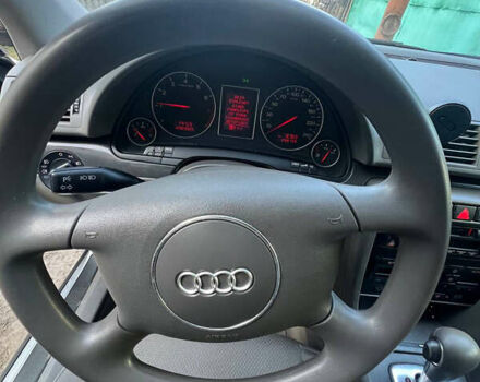 Сірий Ауді А4, об'ємом двигуна 2 л та пробігом 260 тис. км за 4200 $, фото 1 на Automoto.ua