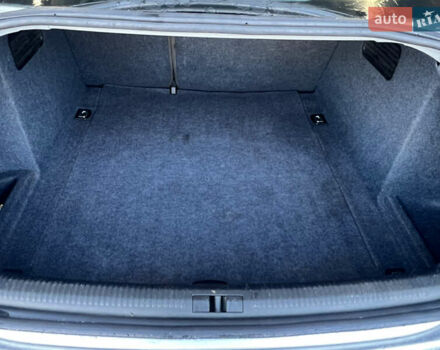Сірий Ауді А4, об'ємом двигуна 2 л та пробігом 260 тис. км за 4200 $, фото 15 на Automoto.ua