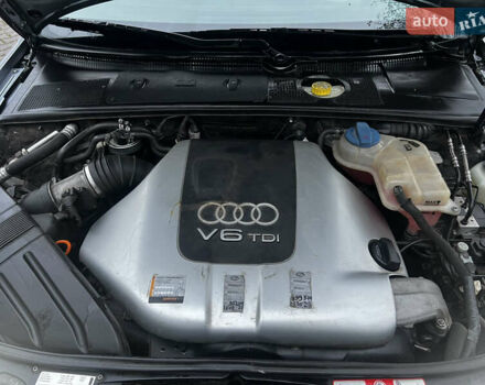 Сірий Ауді А4, об'ємом двигуна 2.5 л та пробігом 452 тис. км за 5900 $, фото 22 на Automoto.ua