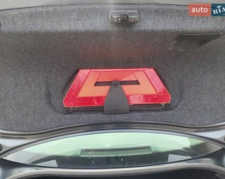 Ауді А4 2002 у Житомирі на Automoto.ua Сірий Ауді А4, об'ємом двигуна 1.6 л та пробігом 259 тис. км за 5600 $, фото 5 на Automoto.ua