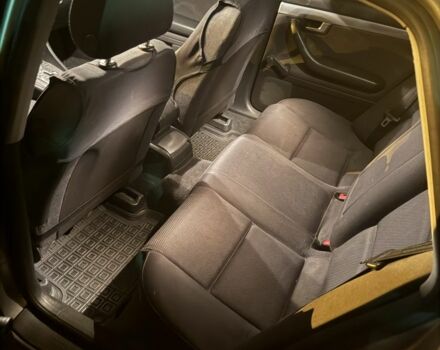 Сірий Ауді А4, об'ємом двигуна 1.8 л та пробігом 380 тис. км за 5700 $, фото 6 на Automoto.ua