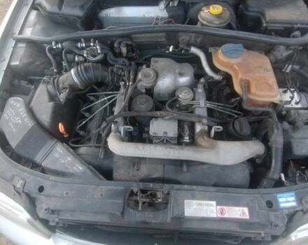 Ауді А4 2003 у Любешів на Automoto.ua Сірий Ауді А4, об'ємом двигуна 2.5 л та пробігом 350 тис. км за 1073 $, фото 7 на Automoto.ua