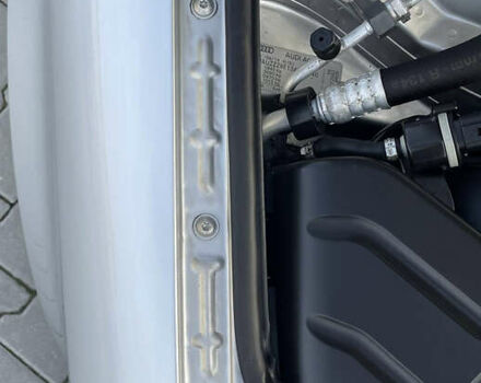 Сірий Ауді А4, об'ємом двигуна 1.6 л та пробігом 207 тис. км за 5999 $, фото 12 на Automoto.ua