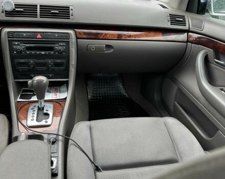 Сірий Ауді А4, об'ємом двигуна 2 л та пробігом 220 тис. км за 5350 $, фото 5 на Automoto.ua