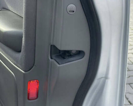 Сірий Ауді А4, об'ємом двигуна 1.6 л та пробігом 207 тис. км за 5999 $, фото 29 на Automoto.ua