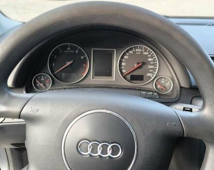 Сірий Ауді А4, об'ємом двигуна 2 л та пробігом 251 тис. км за 4800 $, фото 1 на Automoto.ua