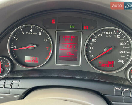 Сірий Ауді А4, об'ємом двигуна 1.6 л та пробігом 207 тис. км за 5999 $, фото 21 на Automoto.ua