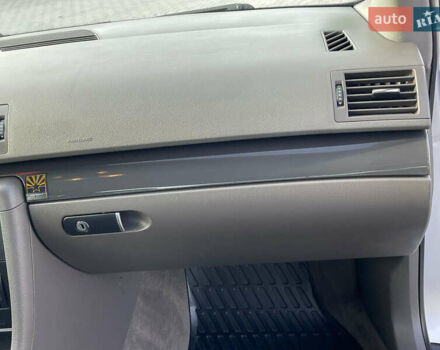 Сірий Ауді А4, об'ємом двигуна 1.6 л та пробігом 207 тис. км за 5999 $, фото 95 на Automoto.ua