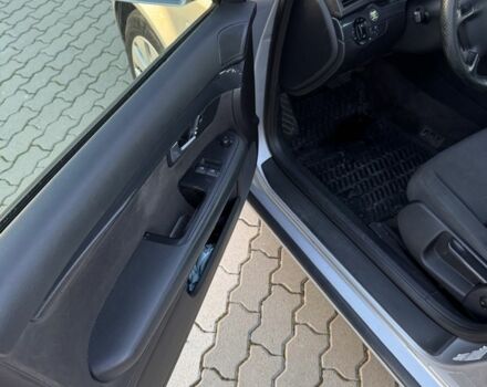 Сірий Ауді А4, об'ємом двигуна 1.8 л та пробігом 382 тис. км за 3850 $, фото 7 на Automoto.ua