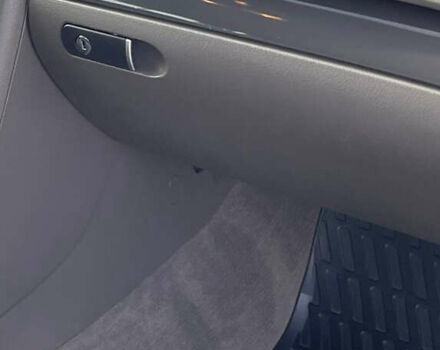 Сірий Ауді А4, об'ємом двигуна 1.6 л та пробігом 207 тис. км за 5999 $, фото 4 на Automoto.ua