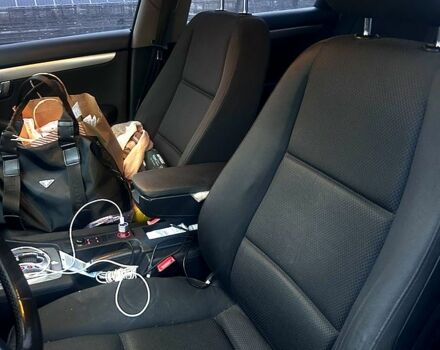 Сірий Ауді А4, об'ємом двигуна 1.8 л та пробігом 220 тис. км за 3900 $, фото 3 на Automoto.ua