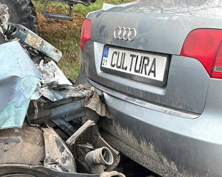 Серый Ауди А4, объемом двигателя 1.8 л и пробегом 245 тыс. км за 1200 $, фото 3 на Automoto.ua