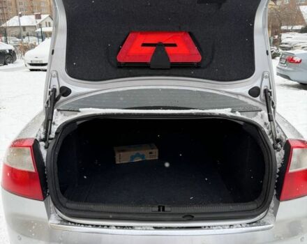 Сірий Ауді А4, об'ємом двигуна 2 л та пробігом 3 тис. км за 5273 $, фото 3 на Automoto.ua