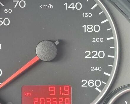 Сірий Ауді А4, об'ємом двигуна 2 л та пробігом 203 тис. км за 6999 $, фото 15 на Automoto.ua