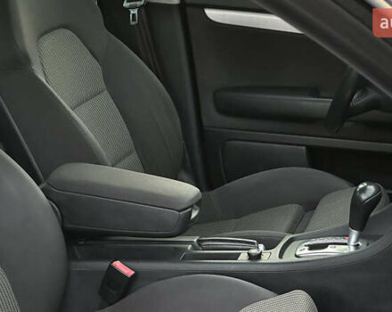 Сірий Ауді А4, об'ємом двигуна 1.8 л та пробігом 257 тис. км за 6799 $, фото 65 на Automoto.ua