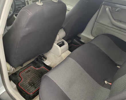 Сірий Ауді А4, об'ємом двигуна 2 л та пробігом 300 тис. км за 8000 $, фото 7 на Automoto.ua