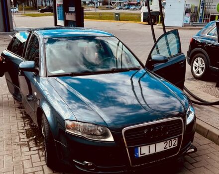 Серый Ауди А4, объемом двигателя 2.5 л и пробегом 300 тыс. км за 2500 $, фото 1 на Automoto.ua